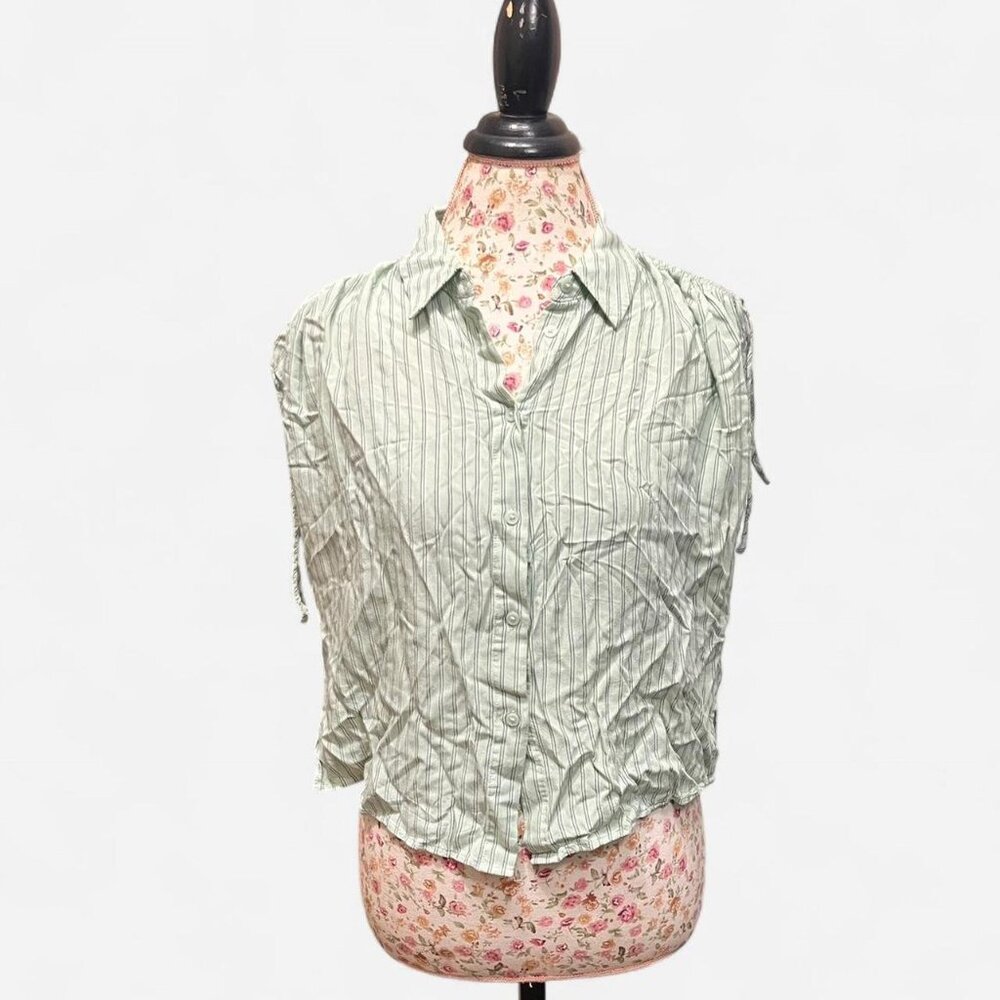 Express green striped blouse with ruffle sleeves #greenblouse size small  Gr5